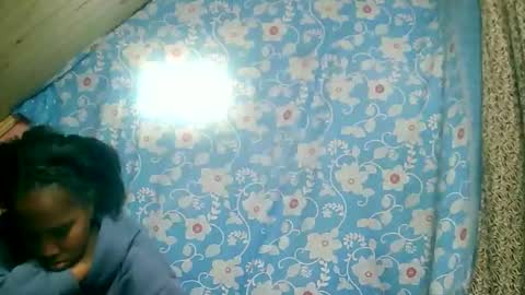 Snapshot of juliette9794 chatting on 09/25/25, 05:44 juliette9794 online show from 09/25/25, 05:44