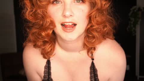 Snapshot of juliette_garden chatting on 12/14/24, 02:01 Here most days 3 online show from 12/14/24, 02:01