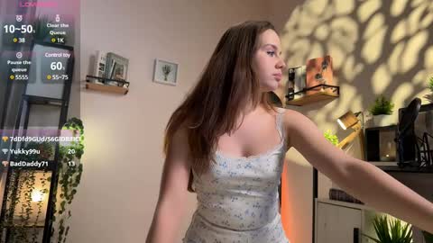 Snapshot of juliette_junson chatting on 03/05/25, 04:02 Julie online show from 03/05/25, 04:02