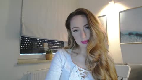 Snapshot of juliettesensual chatting on 02/08/25, 03:31 JulietteSensual online show from 02/08/25, 03:31