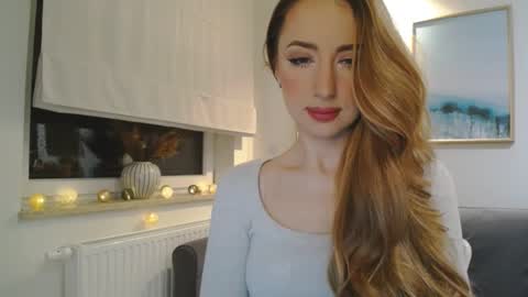 Snapshot of juliettesensual chatting on 02/17/25, 03:31 JulietteSensual online show from 02/17/25, 03:31