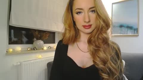 Snapshot of juliettesensual chatting on 02/18/25, 04:05 JulietteSensual online show from 02/18/25, 04:05