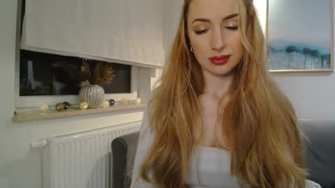 Snapshot of juliettesensual chatting on 03/04/25, 07:11 JulietteSensual online show from 03/04/25, 07:11