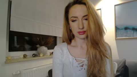 Snapshot of juliettesensual chatting on 03/11/25, 07:58 JulietteSensual online show from 03/11/25, 07:58
