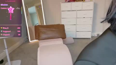 Julie online show from 02/27/26, 04:18