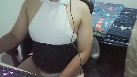 Snapshot of juligurlygirly chatting on 09/29/25, 06:24 juligurlygirly online show from 09/29/25, 06:24