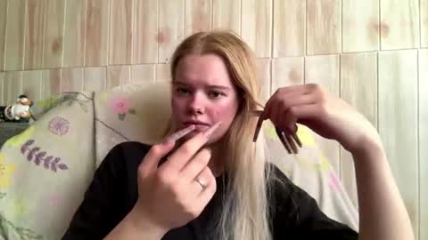 Snapshot of juligwartney chatting on 07/04/26, 07:14 Malin online show from 07/04/26, 07:14