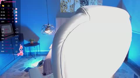Snapshot of juliieta_evans chatting on 10/25/25, 08:47 Julieta online show from 10/25/25, 08:47