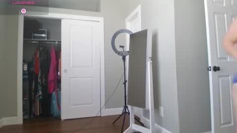 Juli Monroe online show from 02/04/26, 08:25