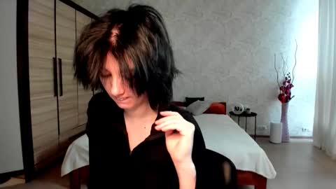 Snapshot of julissweet chatting on 01/19/25, 07:25 Asmodeus online show from 01/19/25, 07:25