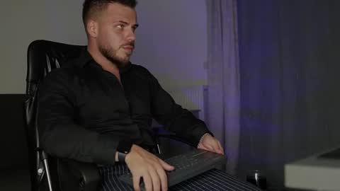 JULiUS   online show from 09/09/25, 06:29