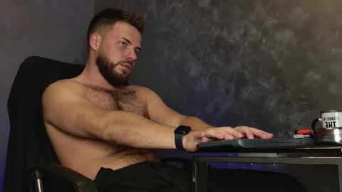 JULiUS   online show from 12/04/25, 08:39