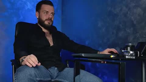 JULiUS   online show from 12/17/25, 08:59