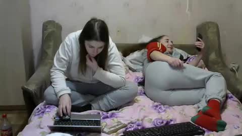 Snapshot of juliya_katie chatting on 01/10/25, 07:00 Juliya Katie online show from 01/10/25, 07:00