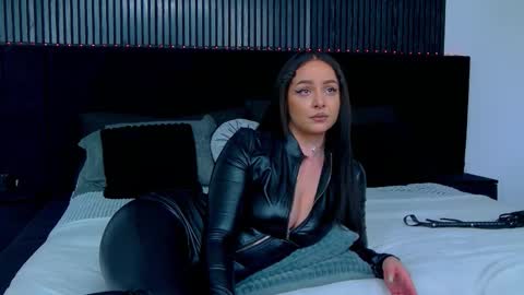 Snapshot of julliamilerrr chatting on 03/18/26, 10:51 Julia online show from 03/18/26, 10:51