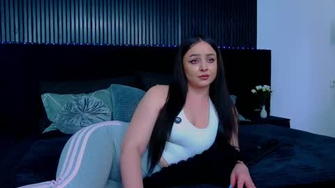 Snapshot of julliamilerrr chatting on 04/07/26, 11:21 Julia online show from 04/07/26, 11:21