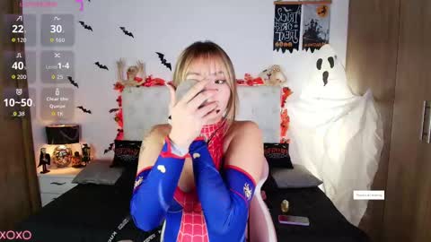 jullianapriv_ online show from 10/06/25, 02:25