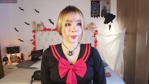jullianapriv_ online show from 10/08/25, 02:36