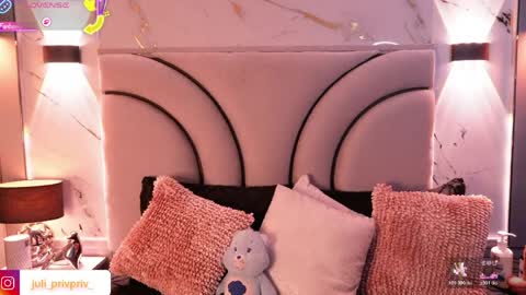 jullianapriv_ online show from 04/07/26, 02:28