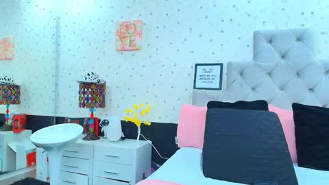 Snapshot of jullietareyes chatting on 02/25/25, 11:41 Julieta Reyes online show from 02/25/25, 11:41