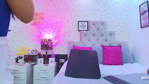 Snapshot of jullietareyes chatting on 11/21/25, 02:38 Julieta Reyes online show from 11/21/25, 02:38