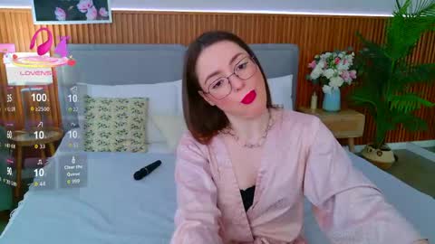 Julli online show from 05/18/26, 05:02