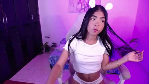 Snapshot of jully_dreams chatting on 05/01/26, 06:34 July online show from 05/01/26, 06:34