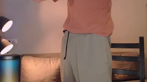 Snapshot of julsweet chatting on 12/10/24, 11:19 sweet online show from 12/10/24, 11:19