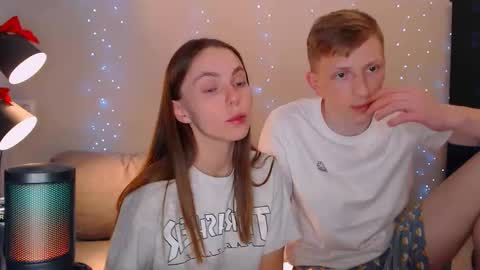 Snapshot of julsweet chatting on 02/12/25, 01:30 sweet online show from 02/12/25, 01:30