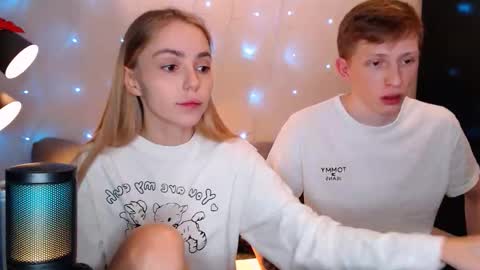 Snapshot of julsweet chatting on 10/18/25, 10:32 sweet online show from 10/18/25, 10:32