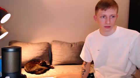 Snapshot of julsweet chatting on 11/06/25, 10:10 sweet online show from 11/06/25, 10:10