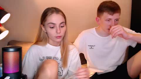 Snapshot of julsweet chatting on 11/13/25, 10:52 sweet online show from 11/13/25, 10:52