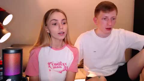 Snapshot of julsweet chatting on 11/16/25, 10:04 sweet online show from 11/16/25, 10:04