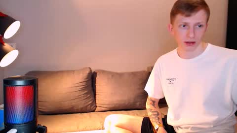 Snapshot of julsweet chatting on 11/24/25, 09:42 sweet online show from 11/24/25, 09:42