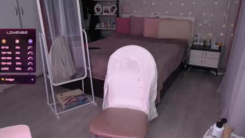 Julia online show from 11/05/25, 05:46