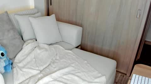 Snapshot of july_correa chatting on 01/13/26, 10:37 july_correa online show from 01/13/26, 10:37