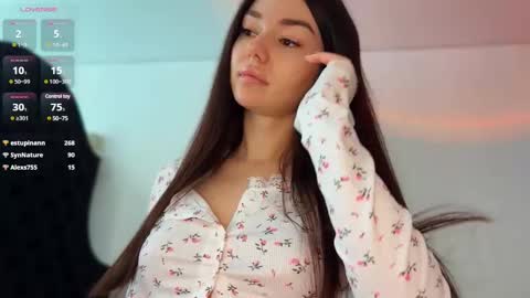 Snapshot of julya_flowerss chatting on 02/21/25, 01:33 Hloya online show from 02/21/25, 01:33