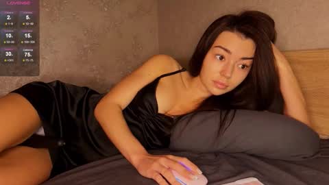 Snapshot of julya_flowerss chatting on 09/19/25, 02:40 Hloya online show from 09/19/25, 02:40