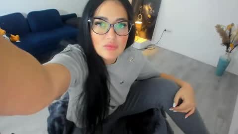 Snapshot of julya_lexa chatting on 04/22/26, 04:59 Julya online show from 04/22/26, 04:59
