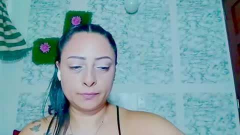 Snapshot of julybravo chatting on 07/05/26, 10:17 juliana online show from 07/05/26, 10:17