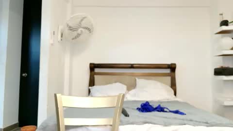 jessica online show from 04/18/26, 07:51