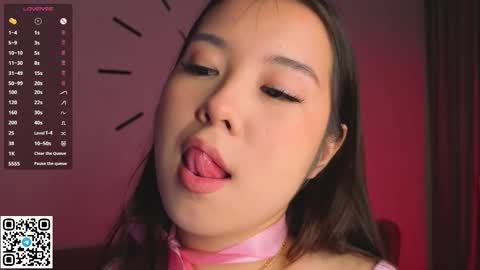 Snapshot of juniebogany chatting on 10/28/25, 04:16 Bella online show from 10/28/25, 04:16