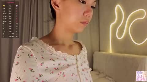 Snapshot of juniebogany chatting on 11/20/25, 06:07 Bella online show from 11/20/25, 06:07