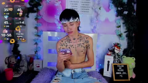 Snapshot of juniior0_0 chatting on 01/17/25, 01:04 Junior online show from 01/17/25, 01:04