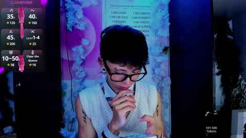 Snapshot of juniior0_0 chatting on 02/19/25, 07:38 Junior online show from 02/19/25, 07:38