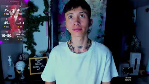 Snapshot of juniior0_0 chatting on 03/11/25, 12:00 Junior online show from 03/11/25, 12:00