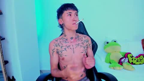 Snapshot of juniior0_0 chatting on 10/25/25, 06:02 Junior online show from 10/25/25, 06:02