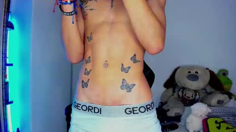 Snapshot of juniior0_0 chatting on 11/28/25, 02:25 Junior online show from 11/28/25, 02:25