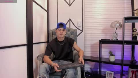 Snapshot of juniormorris_ chatting on 10/09/25, 09:24 Junior online show from 10/09/25, 09:24