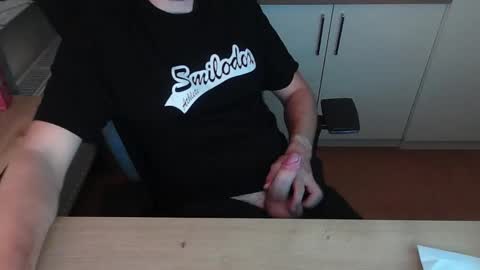 Snapshot of junk2711 chatting on 09/30/25, 07:41 junk2711 online show from 09/30/25, 07:41